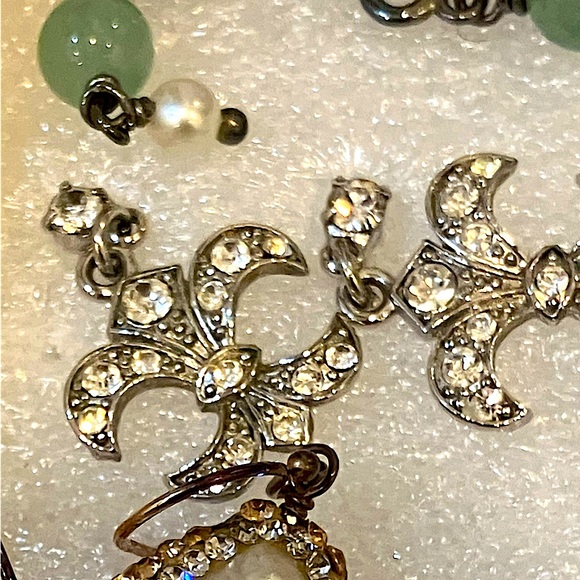 Vintage Silver Fleur-de-Lis Earrings - great vintage condition one size